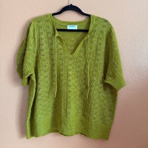Old Navy Lime Green Eyelet Knit Pullover with V-Neck